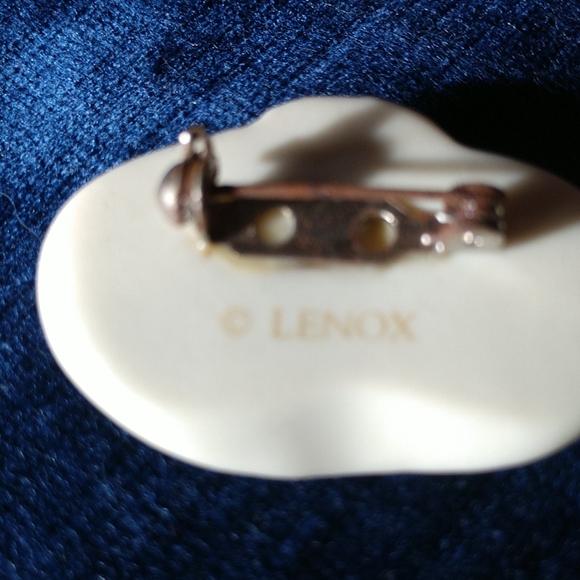 #12 VINTAGE LENOX Porcelain Straw Hat Pin - Picture 6 of 6